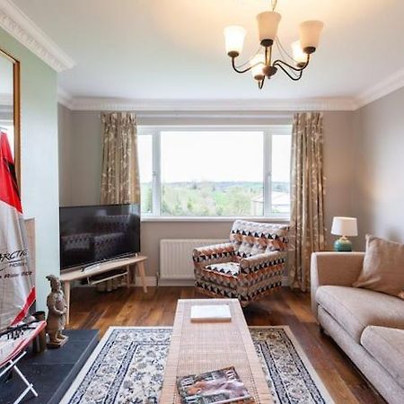 Charming Cottage 4 Bedroom Acton  Экстерьер фото